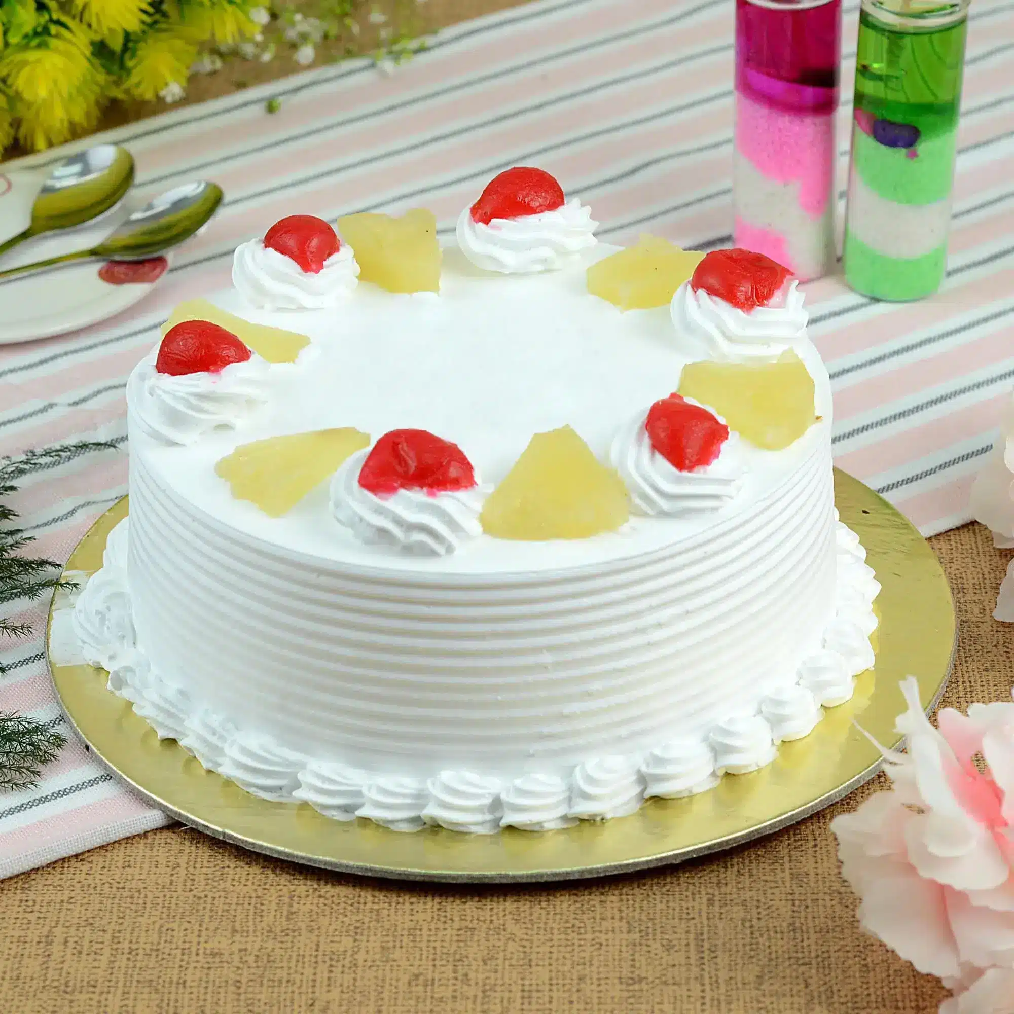 Pineapple Cake Send Gifts To Pakistan Giftoo No1 Gift Delivery
